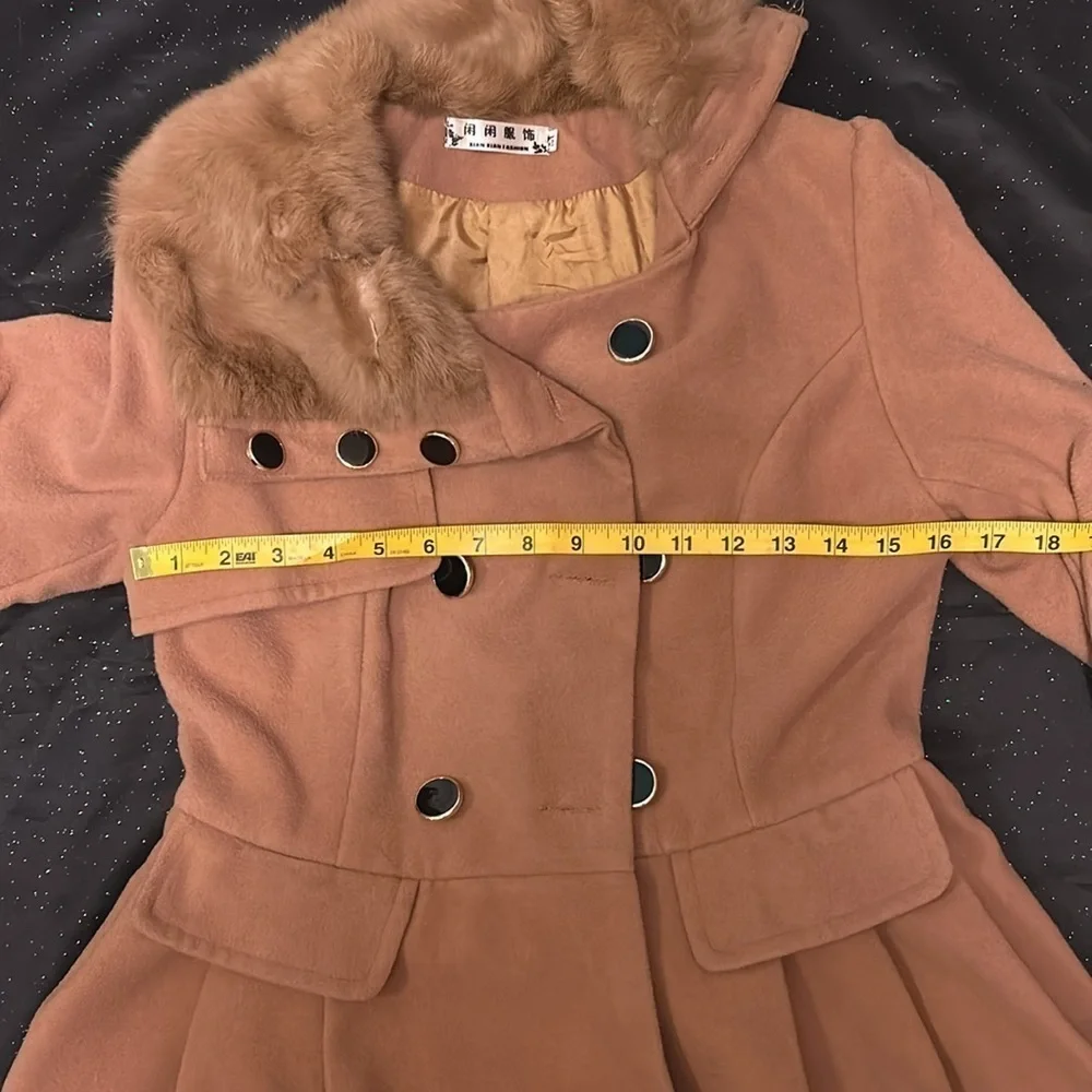 🌟🌟Flouncy Bottom Tan Coat 🧥🌟🌟 - Picture 10 of 10
